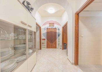 Hall / corridoio - Trilocale Via Principe Amedeo
 
307, Roma - foto 18