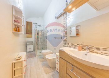 Bagno - Trilocale Via Principe Amedeo
 
307, Roma - foto 19