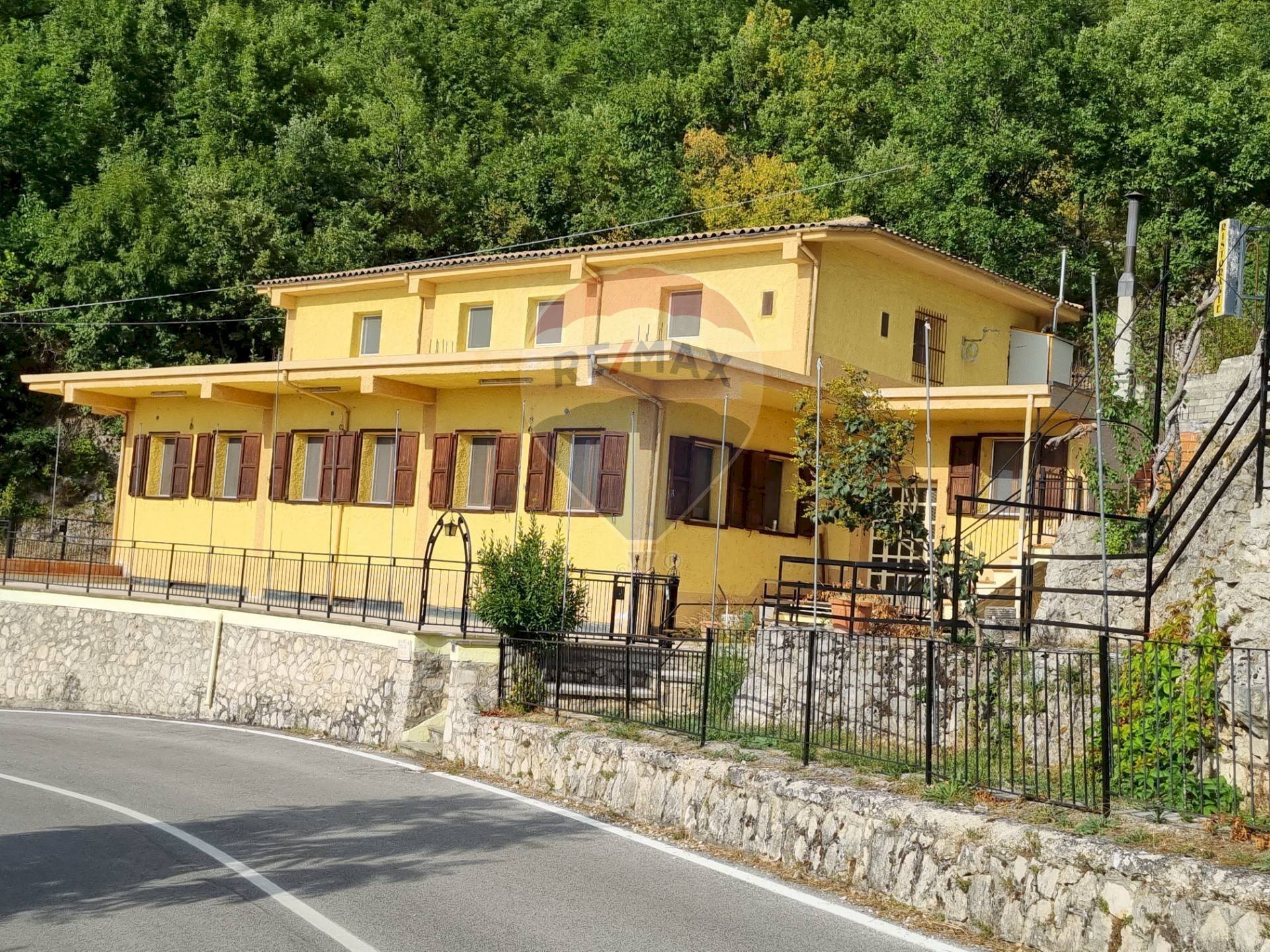 Casa all\'aperto - Commercial Premises via Dante  Alighieri, Pacentro - photo 1