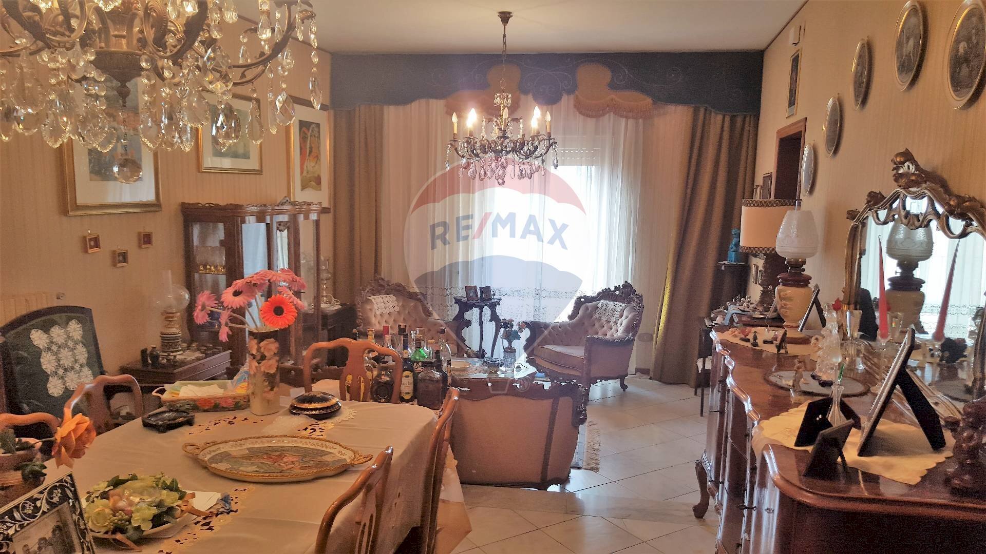 Sala da pranzo - Casa indipendente Via Isola Dranza
 
4, Calascibetta - foto 1