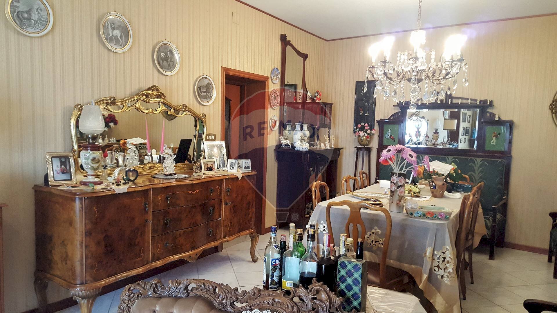 Sala da pranzo - Casa indipendente Via Isola Dranza
4, Calascibetta - foto 2