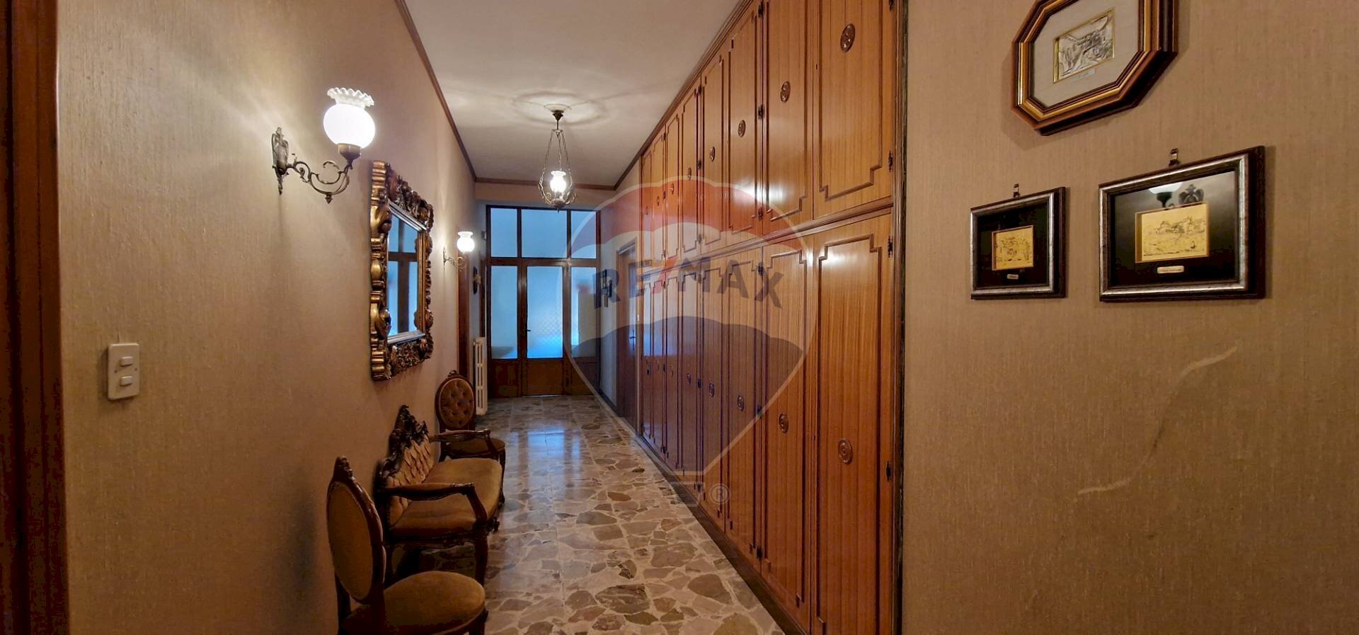 Hall / corridoio - Appartamento Via Donna Nuova
 
11, Enna - foto 3