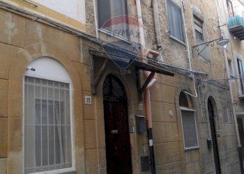 Edificio all\'aperto - Casa indipendente Vicolo Limuti
 
23, Caltanissetta - foto 2