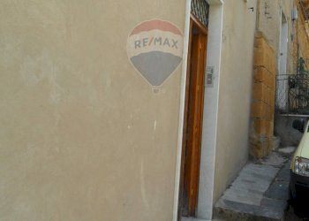 Edificio all\'aperto - Independent house Via Don Minzoni
 
36, Pietraperzia - photo 1