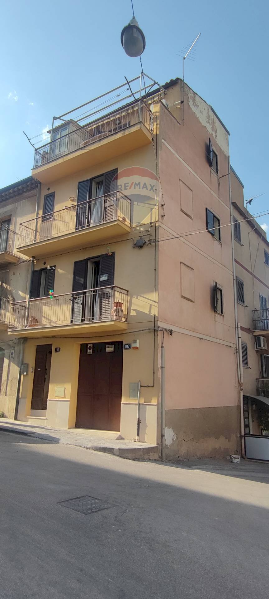 Edificio all\'aperto - Casa indipendente VIA PENTOLAI
 
106, Caltagirone - foto 2