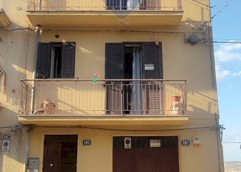 Edificio all\'aperto - Casa indipendente VIA PENTOLAI
 
106, Caltagirone - foto 1