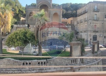 Edificio all\'aperto - Casa indipendente VIA PENTOLAI
 
106, Caltagirone - foto 14