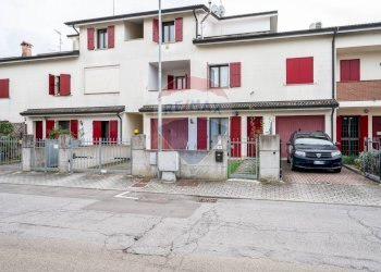 Edificio all\'aperto - Terraced Villa Via Anna Frank
 
24, Luzzara - photo 49