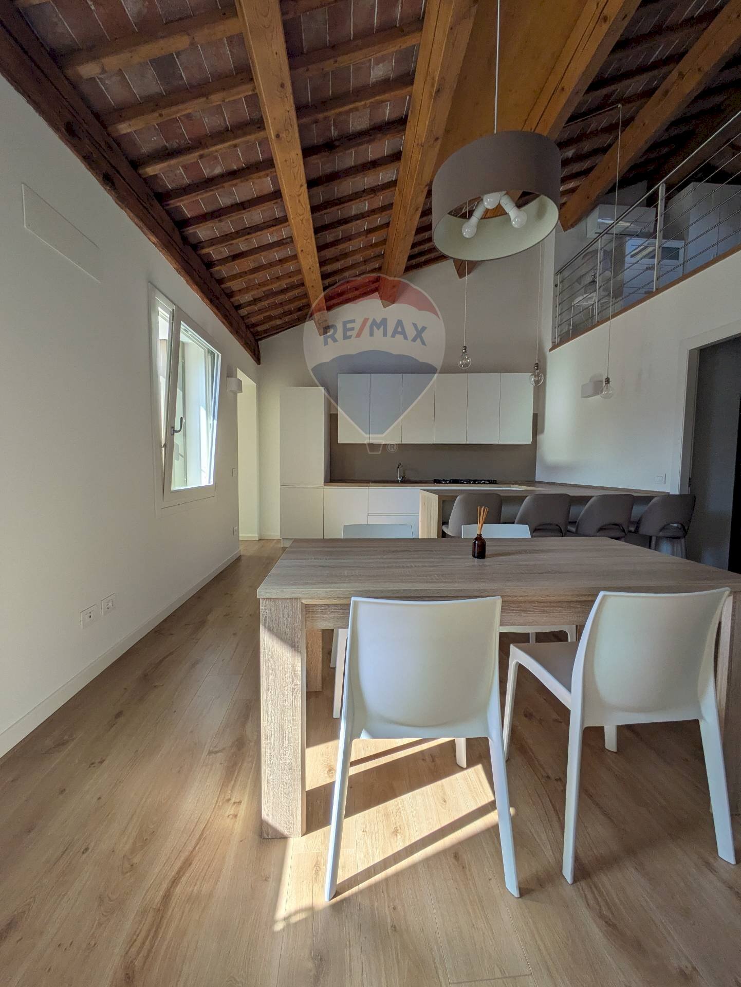 Sala da pranzo - Attic Corso Fogazzaro
 
21, Vicenza - photo 3