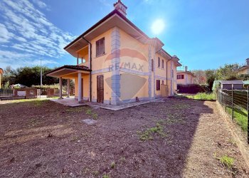 Casa all\'aperto - Casa semi indipendente Via Antonio Cassarà
 
14, Roncaro - foto 2