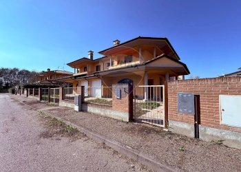 Casa all\'aperto - Casa semi indipendente Via Antonio Cassarà
 
14, Roncaro - foto 4