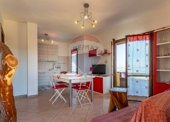 Sala da pranzo - Trilocale Via Molise
 
34, Castelsardo - foto 10