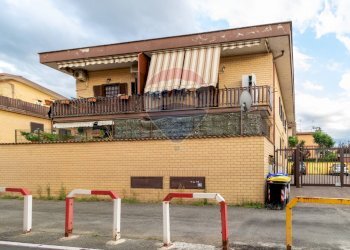 Casa all\'aperto - Bilocale Via Giarre
36 A, Roma - foto 20