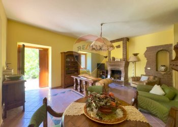 Sala da pranzo - Casa semi indipendente Via Ponticelli
 
4D, Avellino - foto 6