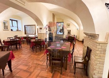 Sala da pranzo - Locale Commerciale Via Largo Dei Campi snc, Itri - foto 6