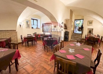 Sala da pranzo - Locale Commerciale Via Largo Dei Campi snc, Itri - foto 8