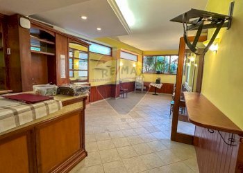 Ricezione / Lobby - Locale Commerciale Via Largo Dei Campi snc, Itri - foto 9