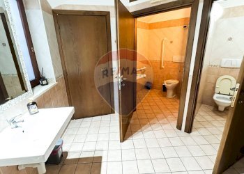 Bagno - Locale Commerciale Via Largo Dei Campi snc, Itri - foto 14