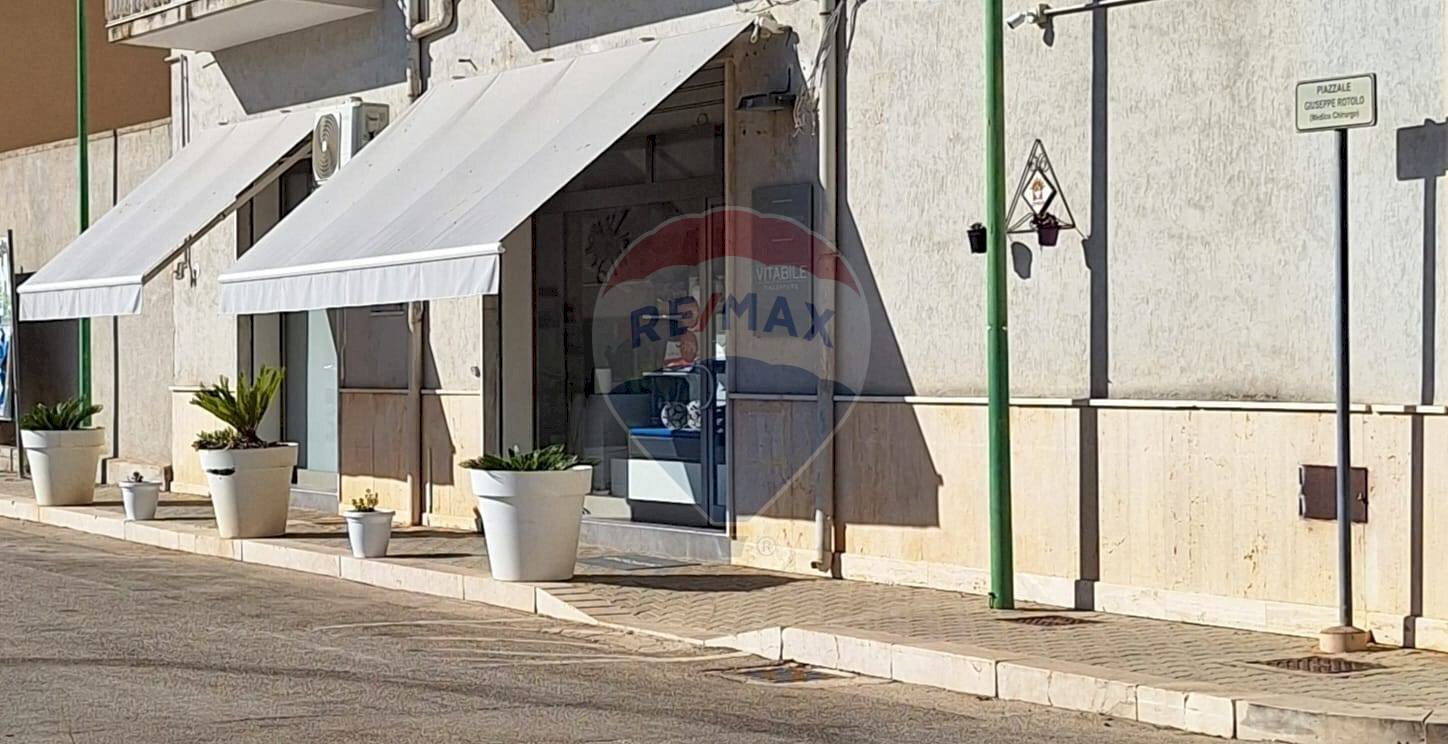 Edificio all\'aperto - Shop Piazzale G. Rotolo
 
7, Menfi - photo 2