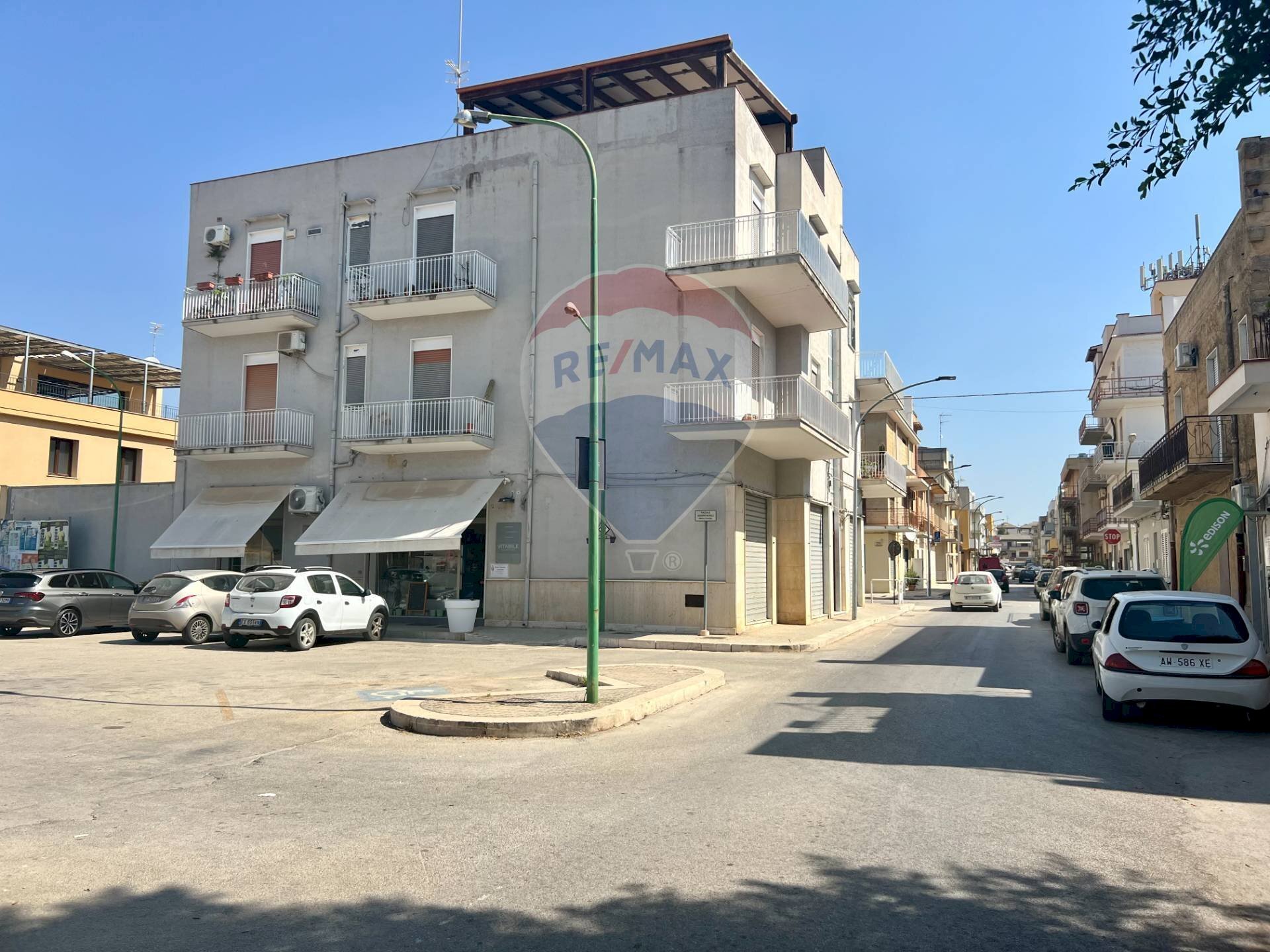 Edificio all\'aperto - Shop Piazzale G. Rotolo
 
7, Menfi - photo 3