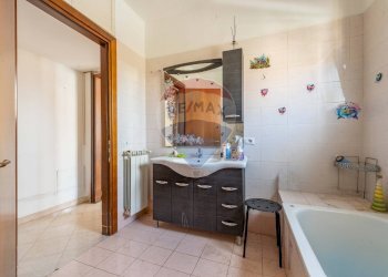 Bagno - Bilocale Via Luigi Pirandello
 
3B, Fonte Nuova - foto 13