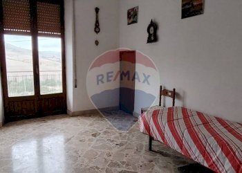 Camera / camera da letto - Appartamento via monte san salvatore
 
8, Castellana Sicula - foto 3