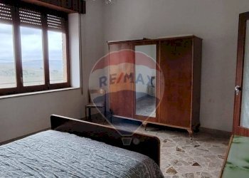 Camera / camera da letto - Appartamento via monte san salvatore
 
8, Castellana Sicula - foto 5