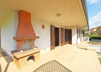 portico - Villa via ippolito nievo, Mozzo - foto 12