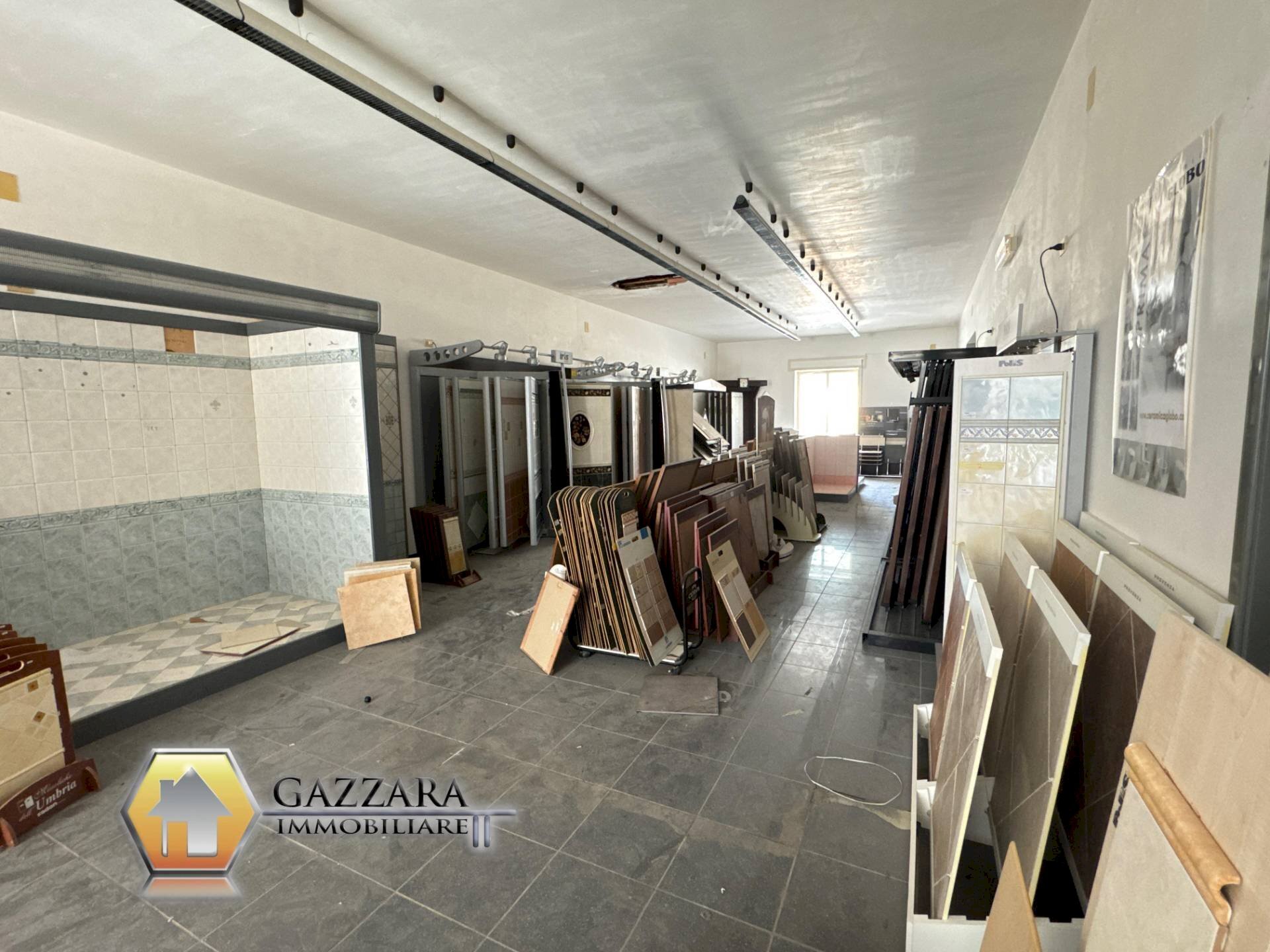 Foto 1 - Attività Commerciale via Largo Carpinteri
 
6, Canicattini Bagni - foto 1