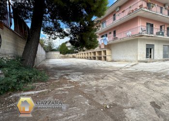 Foto 5 - Commercial Activity via Largo Carpinteri
 
6, Canicattini Bagni - photo 5