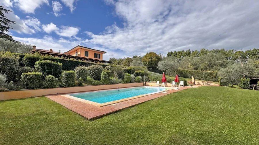 Shop Gualdo Cattaneo - photo 2