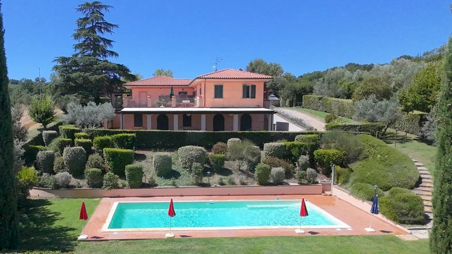 Shop Gualdo Cattaneo - photo 1