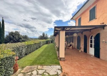 Negozio Gualdo Cattaneo - foto 13