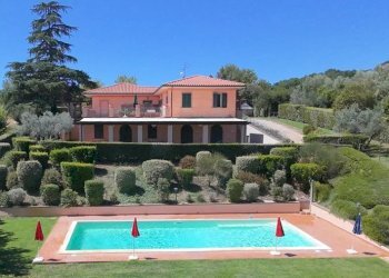 Negozio Gualdo Cattaneo - foto 1