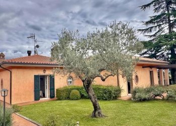 Negozio Gualdo Cattaneo - foto 3