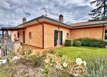 Negozio Gualdo Cattaneo - foto 11