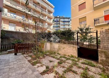 Quadrilocale Via Alberto Guglielmotti, Genova (zona Pegli) - foto 1