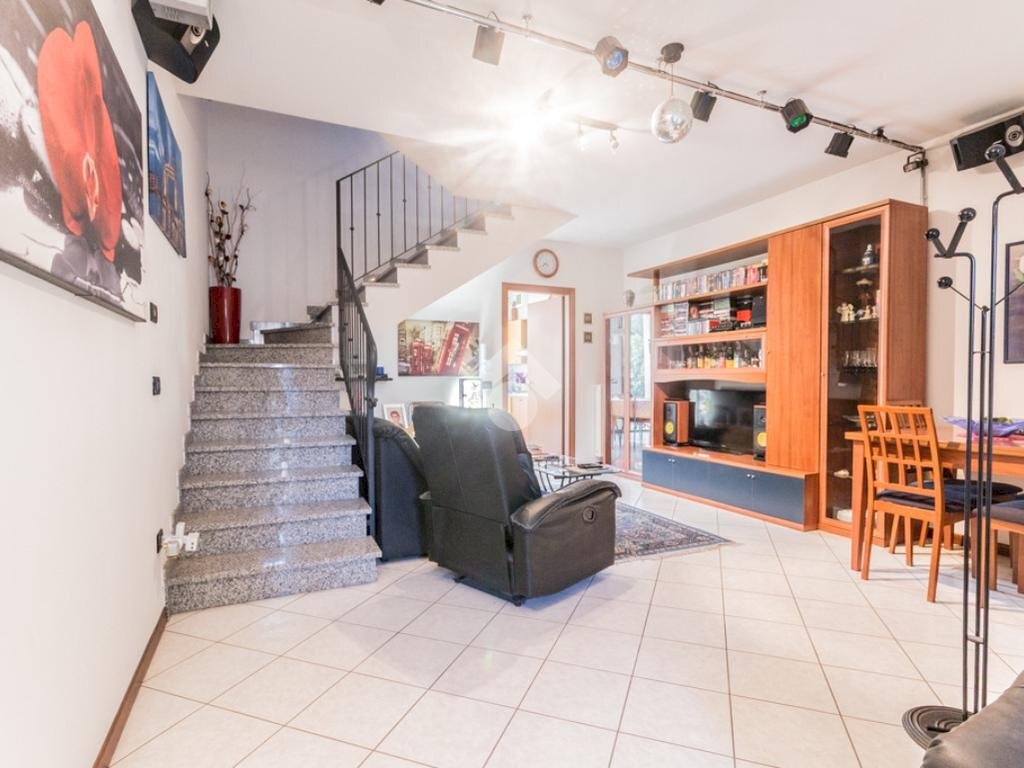 Villa a Schiera Via Fratelli Poli, Correggio - foto 1