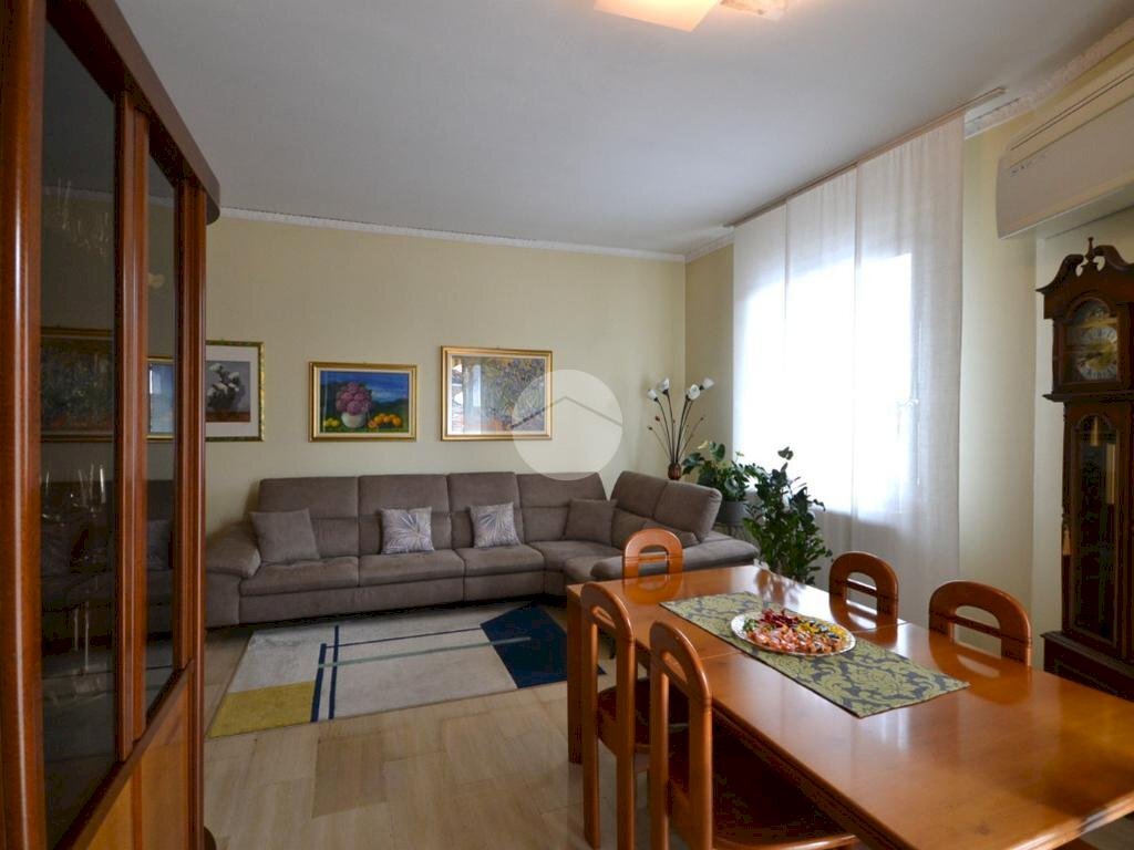 Four-room apartment Via Alessandro Manzoni, Sedriano - photo 2