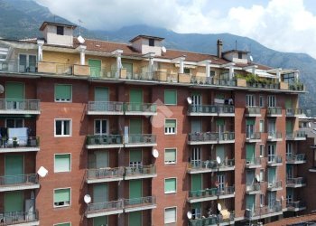 Bilocale Via fratelli vallero, Susa - foto 1