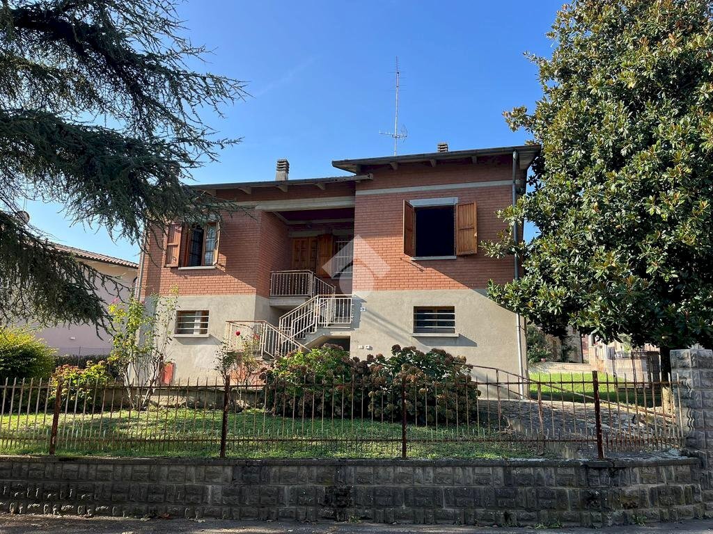 Independent house via raimondo franchetti, Viano - photo 2