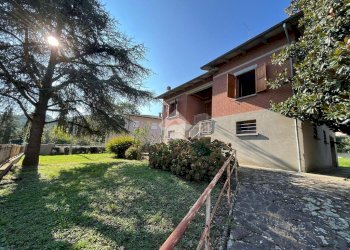 Independent house via raimondo franchetti, Viano - photo 1