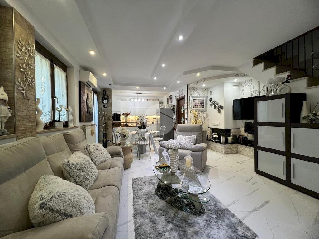 Casa semi indipendente Strada Comunale del Villaretto, Torino (zona Villaretto) - foto 2