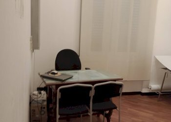 Foto 1 - Commercial Premises Via Caffa
 
41 rosso, Genova - photo 1