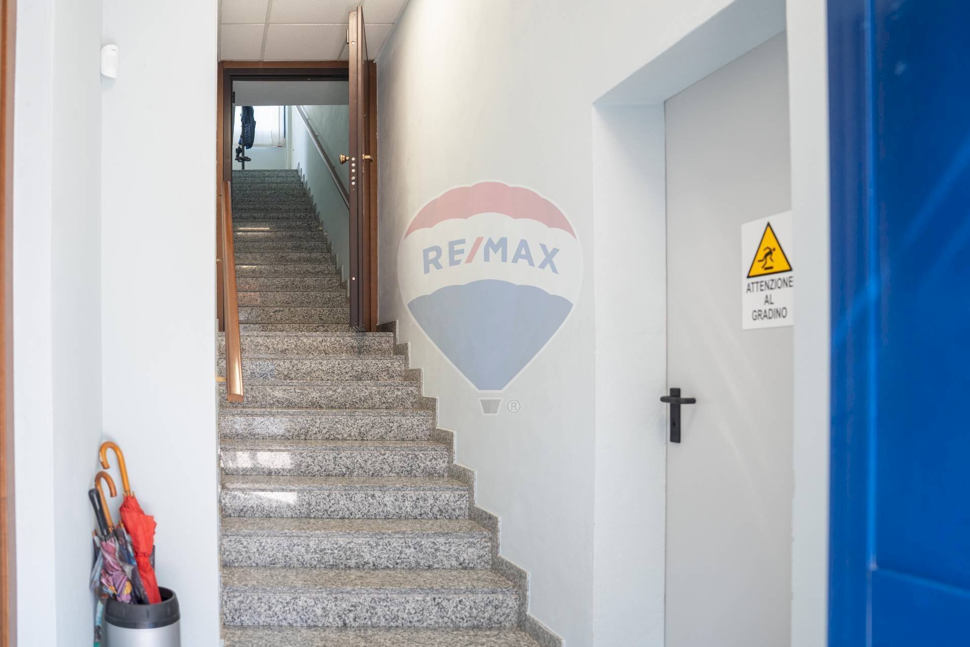 Scale - Capannone Via Vincenco Monti
 
52, Rho - foto 2