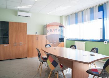 Sala da pranzo - Capannone Via Vincenco Monti
 
52, Rho - foto 5