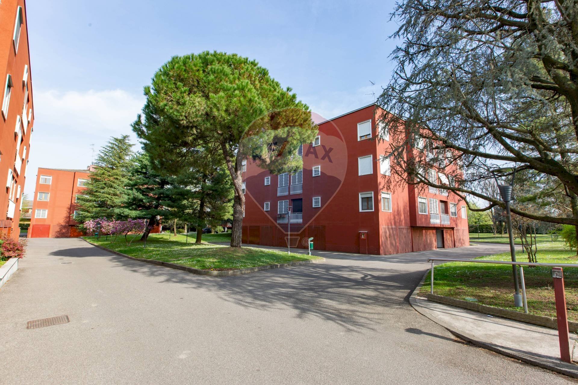 Contesto condominiale - Trilocale via I Maggio
 
39, Buccinasco - foto 2