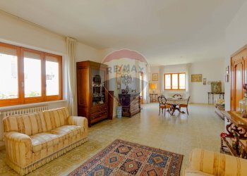 Sala da pranzo - Villa Via Giovanni Boccaccio
 
10, Conversano - foto 11