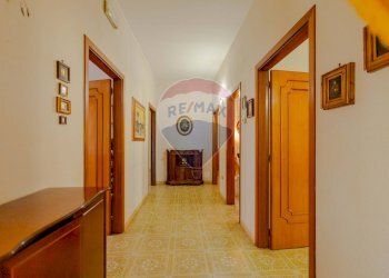 Hall / corridoio - Villa Via Giovanni Boccaccio
 
10, Conversano - foto 32