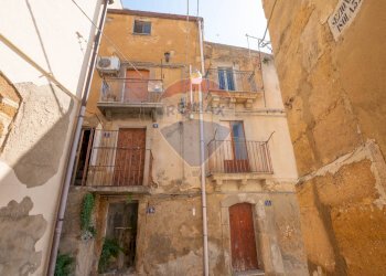 Edificio all\'aperto - Casa indipendente Via Giuseppico
 
5, Caltagirone - foto 3